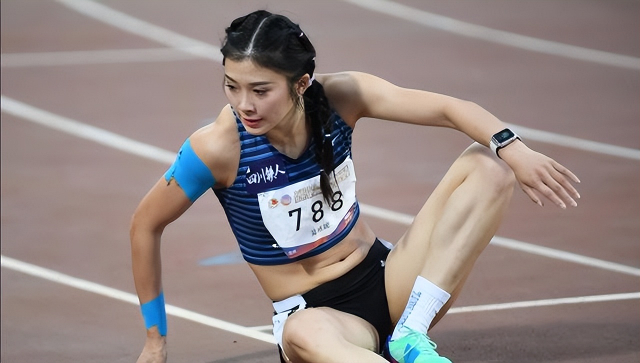 她以, 的好成绩, 的纹身