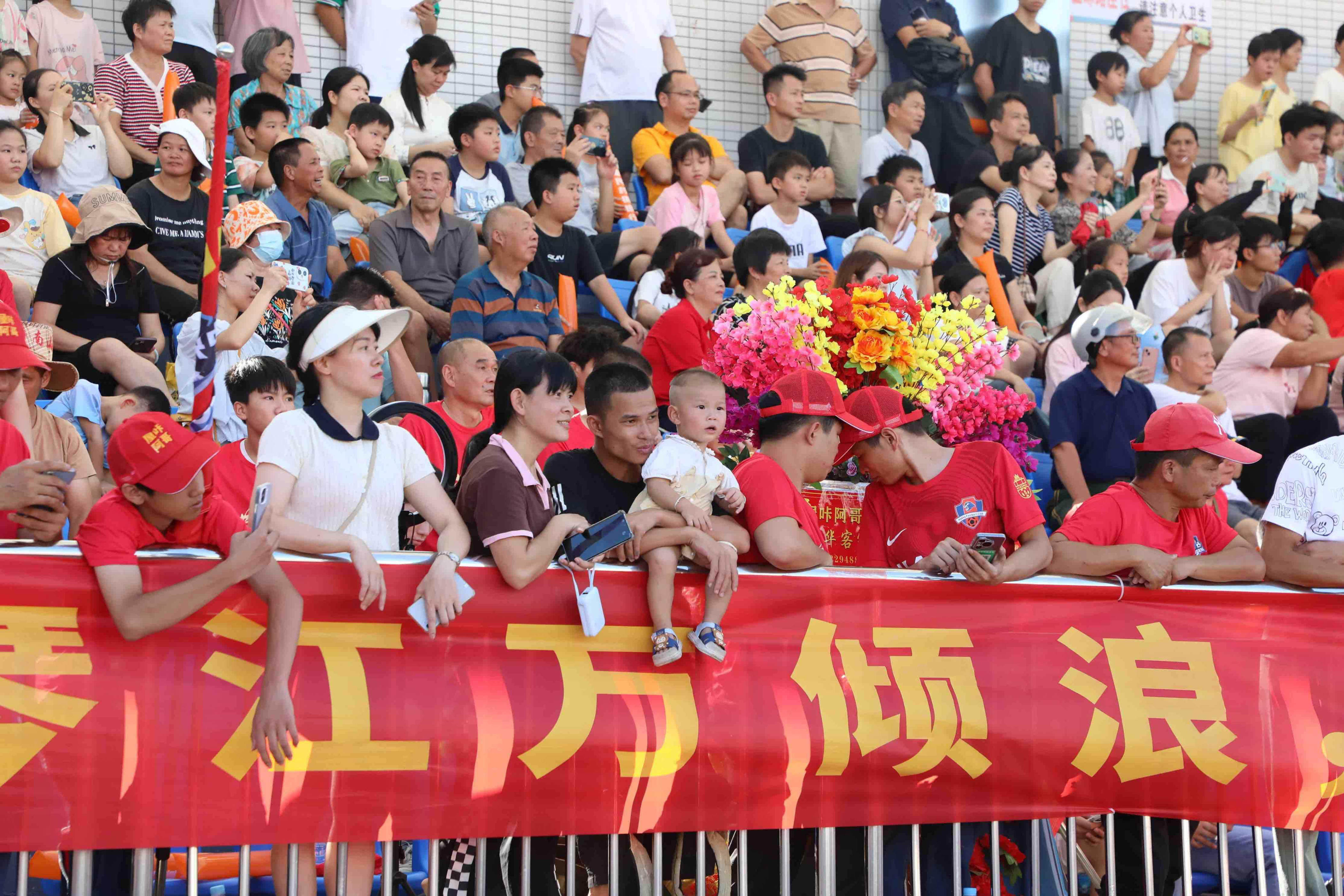 市相关领导, 日晚, cn