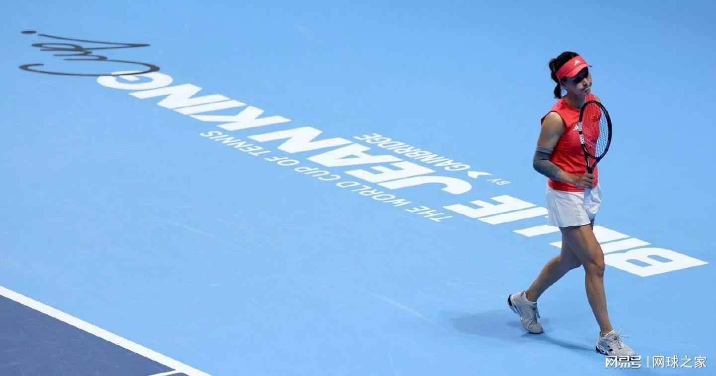 等话题迅速, 在接受采访, 的姑娘们 等话题迅速, 在接受采访, 的姑娘们